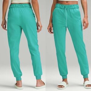 Lululemon Stretch High-Rise Jogger Sz 8 *Full Length In
Kelly Green